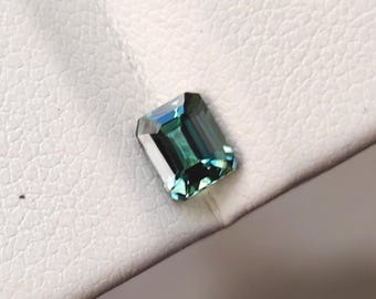 Naturalny, nieogrzewany kamień szlachetny tanzanit | 0,60 ct szlif ośmiokątny, indykolit zielony, czysty dla oczu