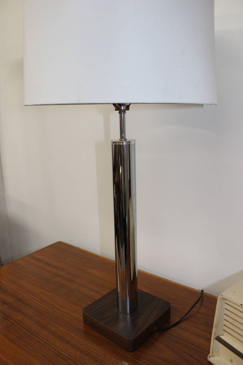 Mid Century Modern vintage Walter Von Nessen style table lamp chrome and laminate image 3