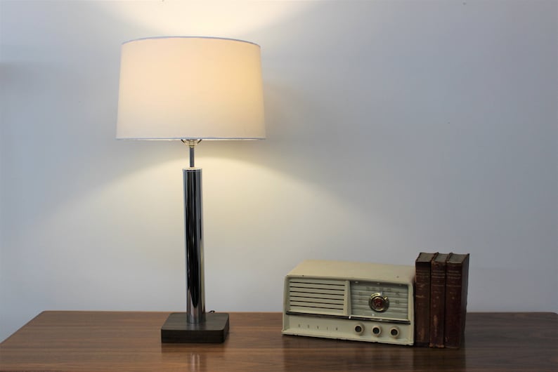 Mid Century Modern vintage Walter Von Nessen style table lamp chrome and laminate 画像 1