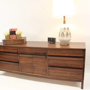 Mid Century Modern American of MArtinsville credenza long image 4