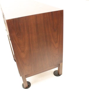 Mid Century Modern American of MArtinsville credenza long image 9