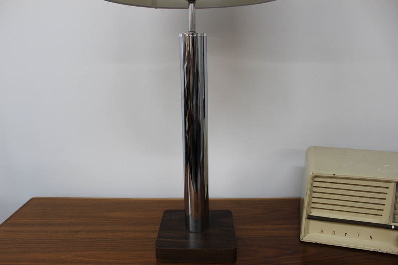 Mid Century Modern vintage Walter Von Nessen style table lamp chrome and laminate 画像 2