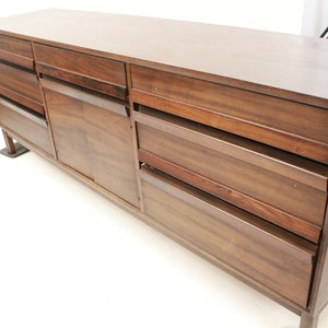 Mid Century Modern American of MArtinsville credenza long image 7