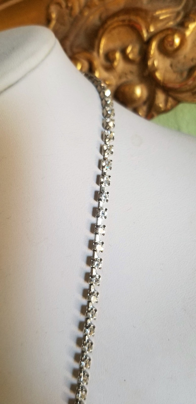 Single Strand of Clear Rhinestones Necklace.