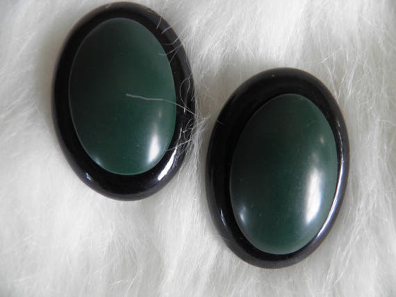 Clip Huge  Black and Green  Earrings, Chunky and … - image 4