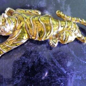 Brooch, Very Large Bold Antique Tiger Pin image 4