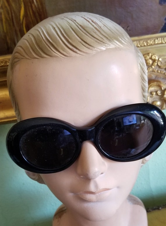 SALE*******Great Retro Black sunglasses, Funky - image 2