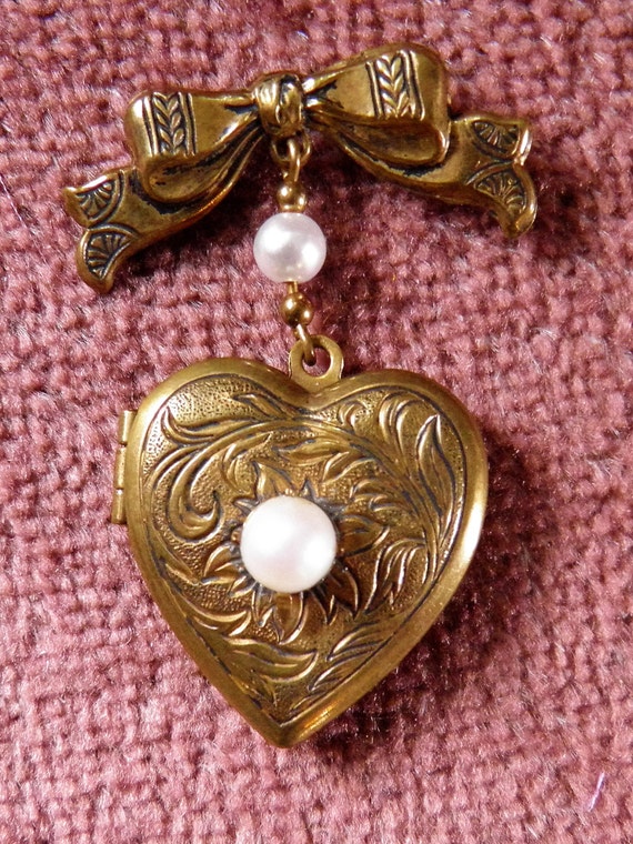 Locket pin brooch clearance
