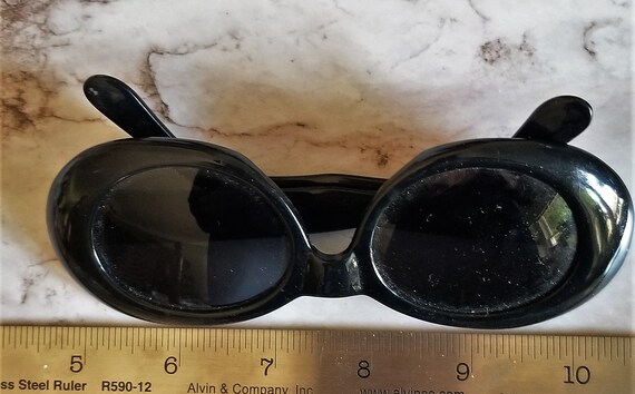 SALE*******Great Retro Black sunglasses, Funky - image 6