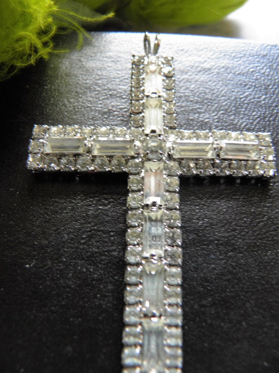 Amazing Man Made Diamond Cross Pendant. - image 2
