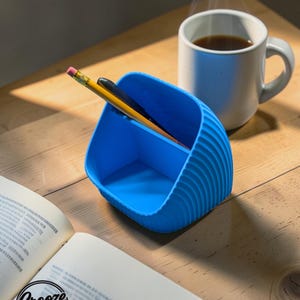 Modern Desk Organizer – Geometric Pencil Pot, Stationery Holder