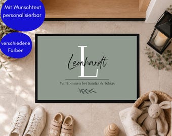 Personalisierte Fußmatte mit Namen | Geschenk für Paare o. Familien zu Hochzeit, Umzug & Einzug | Schmutzfangmatte Zuhause Abtreter Camping