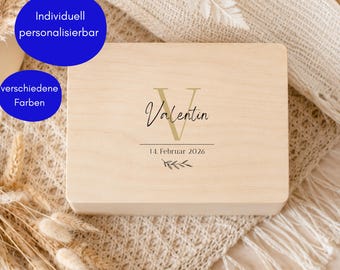 Personalisierte Baby Erinnerungskiste | Geschenk zu Geburt & Taufe | Letter Initial Deko Holzbox mit Namen Datum | Minimalistisch Boho Box