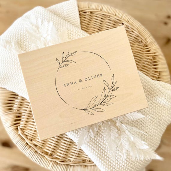 Personalisierte Erinnerungskiste mit Name und Datum | zeitlos floral Hochzeit Geschenk Holzbox | Personalised Wedding Gift Custom Memory Box
