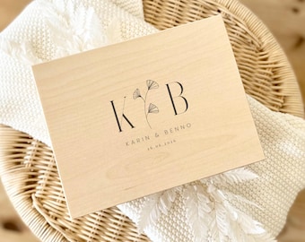 Personalisierte florale Erinnerungskiste mit Name und Datum | Holzbox Blume | Geschenk Hochzeit Brautpaar | Wedding Gift | Custom Memory Box