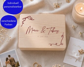 Coffret souvenir personnalisé avec nom et date | Cadeau de mariage/fiançailles pour les mariés | Coffret en bois style Coquette Whimsy avec nœud