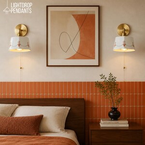 Aplique de pared de cerámica, lámpara de pared floral pintada a mano, aplique de dormitorio nórdico de latón, lámpara de pared vintage con interruptor de cadena, lámpara de tocador de estilo rústico