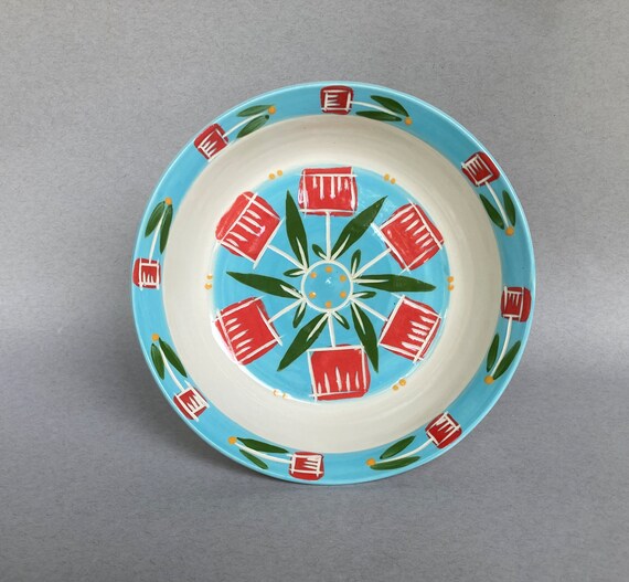 BOWL/PLATE, medium, for salads, pasta, soup, serving, large personal portions. Colorful, modern tulip, flower motif.