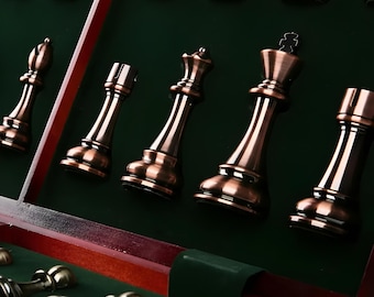 Luxuriöses Schachset aus Metall mit 38 cm großem Holzschachbrett – inklusive faltbarer Aufbewahrungsbox und 2 zusätzlichen Damen – Einzigartiges Jubiläumsgeschenk für ihn