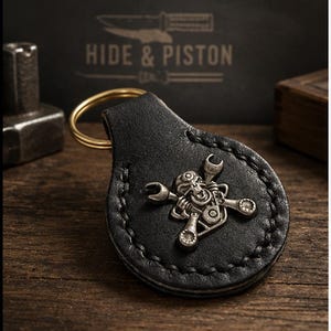 Handmade Black Leather Keyring – Mechanic Skull Charm | Genuine Leather Motorcycle Keychain | Biker Gift
