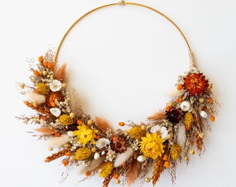 Krans van gedroogde bloemen in oranje terracotta | Herfstdecoratie voor thuis | Rustieke bloemenkrans | Natuurlijke decoratie