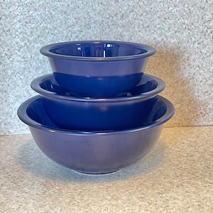 Vintage Cobalt Blue PYREX Nesting Mixing Bowls #322, #323, #325 Set - Ruby  Lane