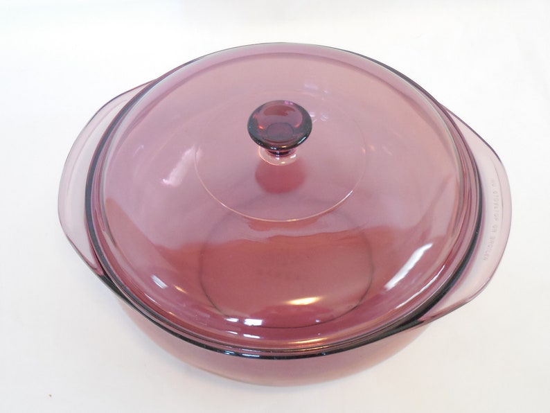 Cranberry Round Covered Casserole in Originals Cranberry by Pyrex 2 12 qt