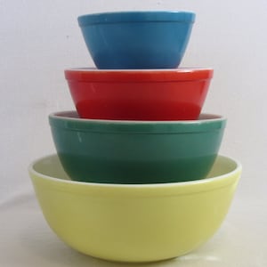 Vintage Primary Colors Pyrex Mixing Bowls