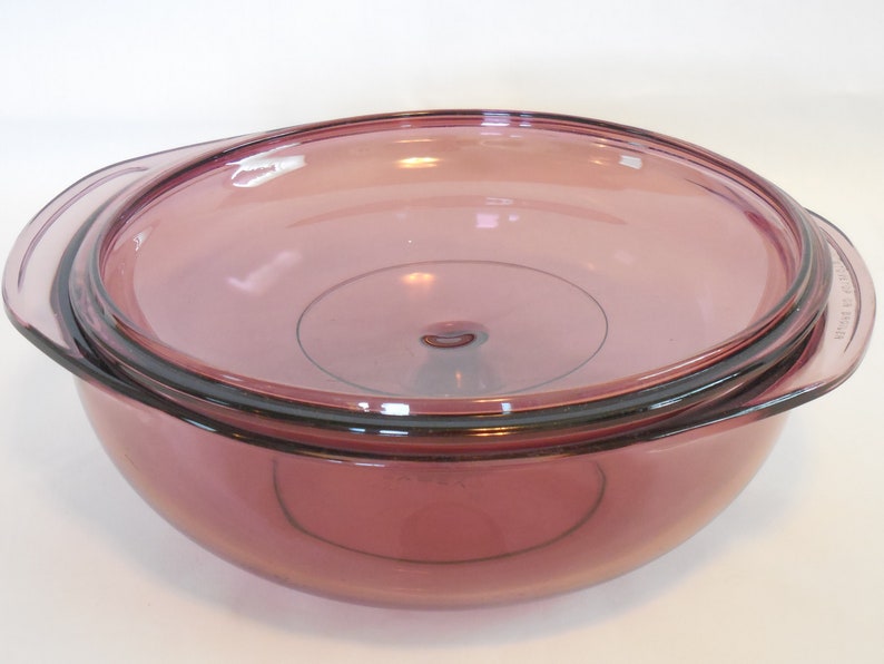 Cranberry Round Covered Casserole in Originals Cranberry by Pyrex 2 12 qt