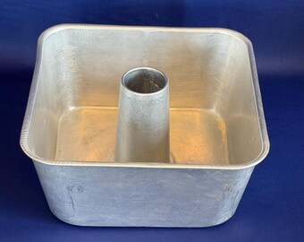 Square Aluminum One Piece Angel Food Cake Pan