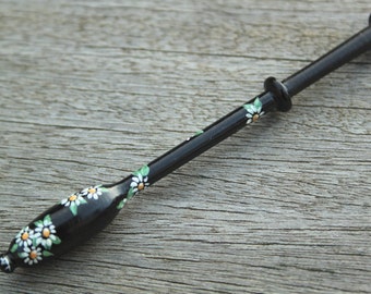 Painted Ebony Binche Lace Bobbin -  bunches of white daisies