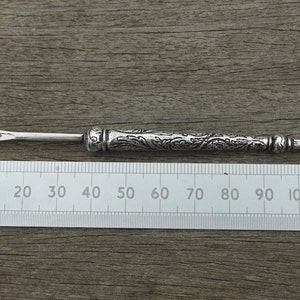 Seam Ripper with Long Floral Handle image 5