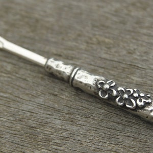 Seam Ripper with Pewter Floral Handle image 3