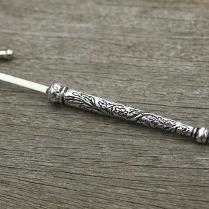 Seam Ripper with Long Floral Handle image 3