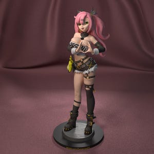 以下が含まれることがあります： ピンクの髪と緑の目を持つ女性アニメキャラクターの3Dプリントフィギュア。彼女はハート型のジェスチャーで白黒の衣装を着ています。フィギュアは黒い円形のベースに立っています。