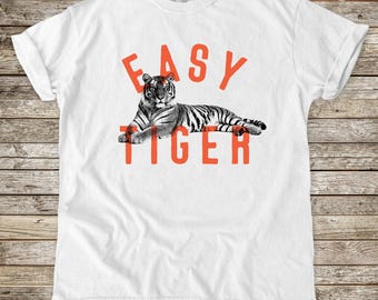 Maglietta Easy Tiger, maglietta vintage, t-shirt Comfort Colors, stile retrò per ragazze