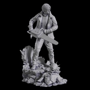 K&ouml;nnte beinhalten: Eine monochrome graue Harzfigur eines Charakters mit Kragenjacke und Hose, der eine Kettens&auml;ge h&auml;lt. Die Figur steht auf einem felsigen Sockel mit einer gefallenen, angeketteten Kreatur mit stacheligem Kopf vor schwarzem Hintergrund.