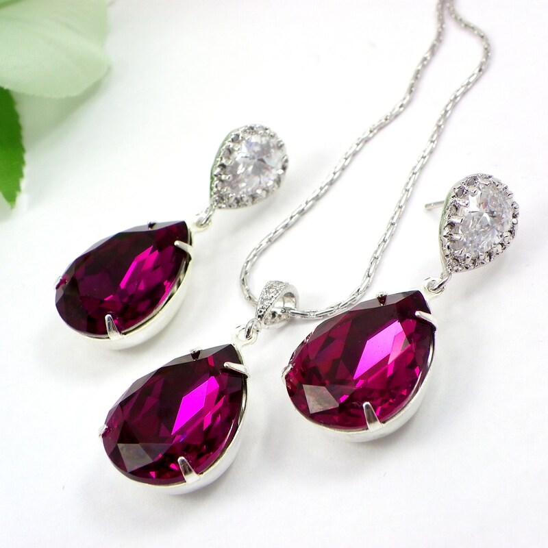 RG MAGENTA NECKLACE