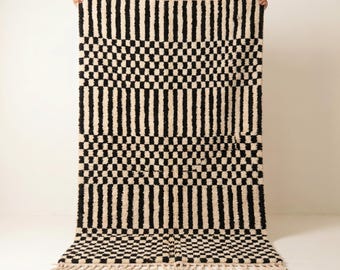 Geruite vloerkleed | Ivoorzwart wollen vloerkleed | Handgemaakt Marokkaans op-art gestreept vloerkleed | Modern vloerkleed | Berber tapijt | Verkrijgbaar in verschillende maten