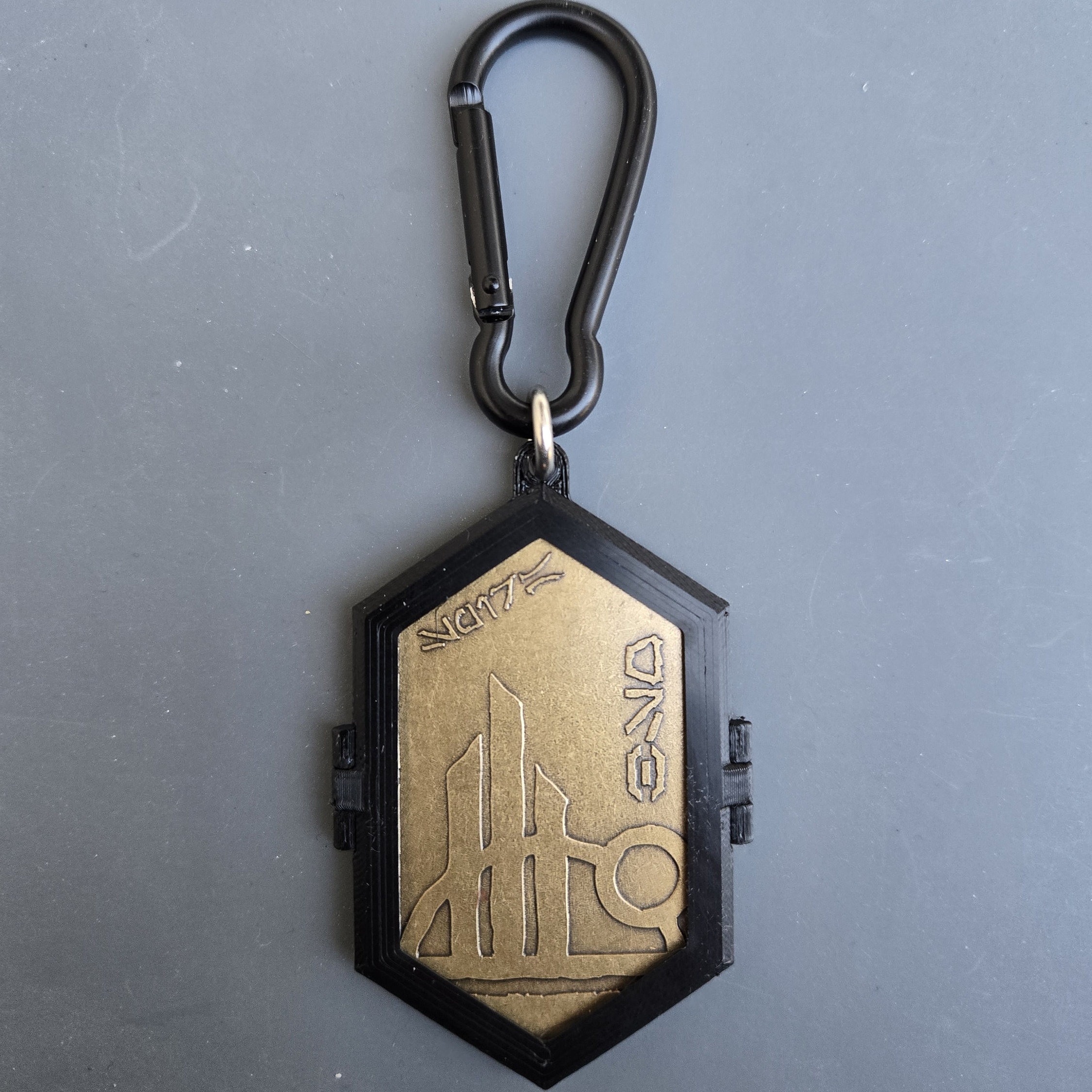 Batuuan Spira Holder Necklace/keychain/carabiner/waist Chain