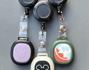 MagicBand+ Puck Holder with Retractable Reel - Charger-Friendly
