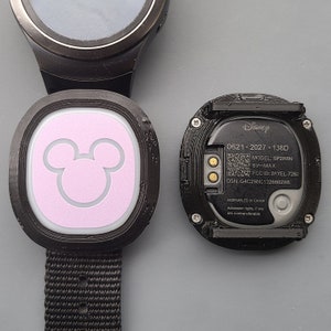 Adattatore per orologio MagicBand+ Puck Holder per cinturini da 20 mm - Si adatta al caricabatterie! (Magic Band Plus) Puck Pixie