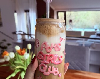 Drinking glass with straw "ADHD GIRLS CLUB" design