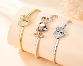 Personalized Heart Shape Zircon Angel Wing Photo Locket Bracelet Custom Memorial Keepsake, Anniversary Birthday Gift for Wife Mother Grandma