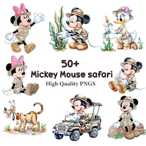 Può includere: Una collezione di illustrazioni ad acquerello con Topolino e amici in tenuta da safari. L'immagine include varie pose di Topolino, Minnie, Paperina e Pluto, insieme a una jeep da safari. Il testo recita "50+ Mickey Mouse safari High Quality PNGs."