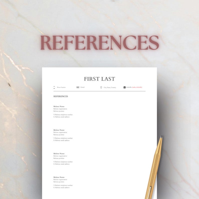 K&ouml;nnte beinhalten: Eine wei&szlig;e Lebenslaufvorlage mit dem Wort &bdquo;REFERENZEN&ldquo; in einer rosafarbenen Schriftart oben. Der Lebenslauf enth&auml;lt Felder f&uuml;r Kontaktinformationen und Referenzdetails. Ein goldener Stift liegt auf der rechten Seite der Seite.