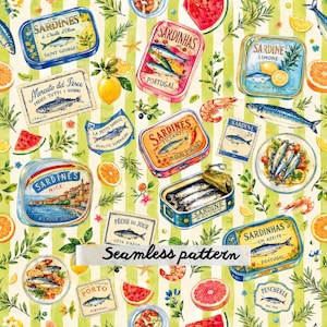 Puede incluir: Un patrón continuo con ilustraciones en acuarela de latas de sardinas, pescado fresco, rodajas de limón, trozos de sandía y camarones sobre un fondo de rayas amarillo claro y blanco, incluyendo varias etiquetas con texto impreso.