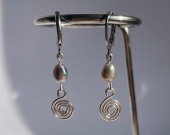 Delicate stainless steel earrings, freshwater pearl & spiral pendant | Stainless steel dangle earrings | Swirl, Witch, Y2K, Dark, Organic, Minimalist
