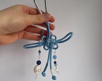 Blue Paracord Bag Charm with Pearl, Handmade Lucky Knot Keychain, Carabiner Charm, Edgy Beaded Accessory, Unique Gift