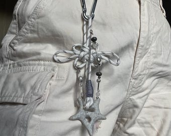 Reflecting Y2K Star Keychain Silver Gray – Paracord Lucky Knot Bag Charm – Coastal Aesthetic –Handmade Beaded Carabiner Charm –Art Accessory